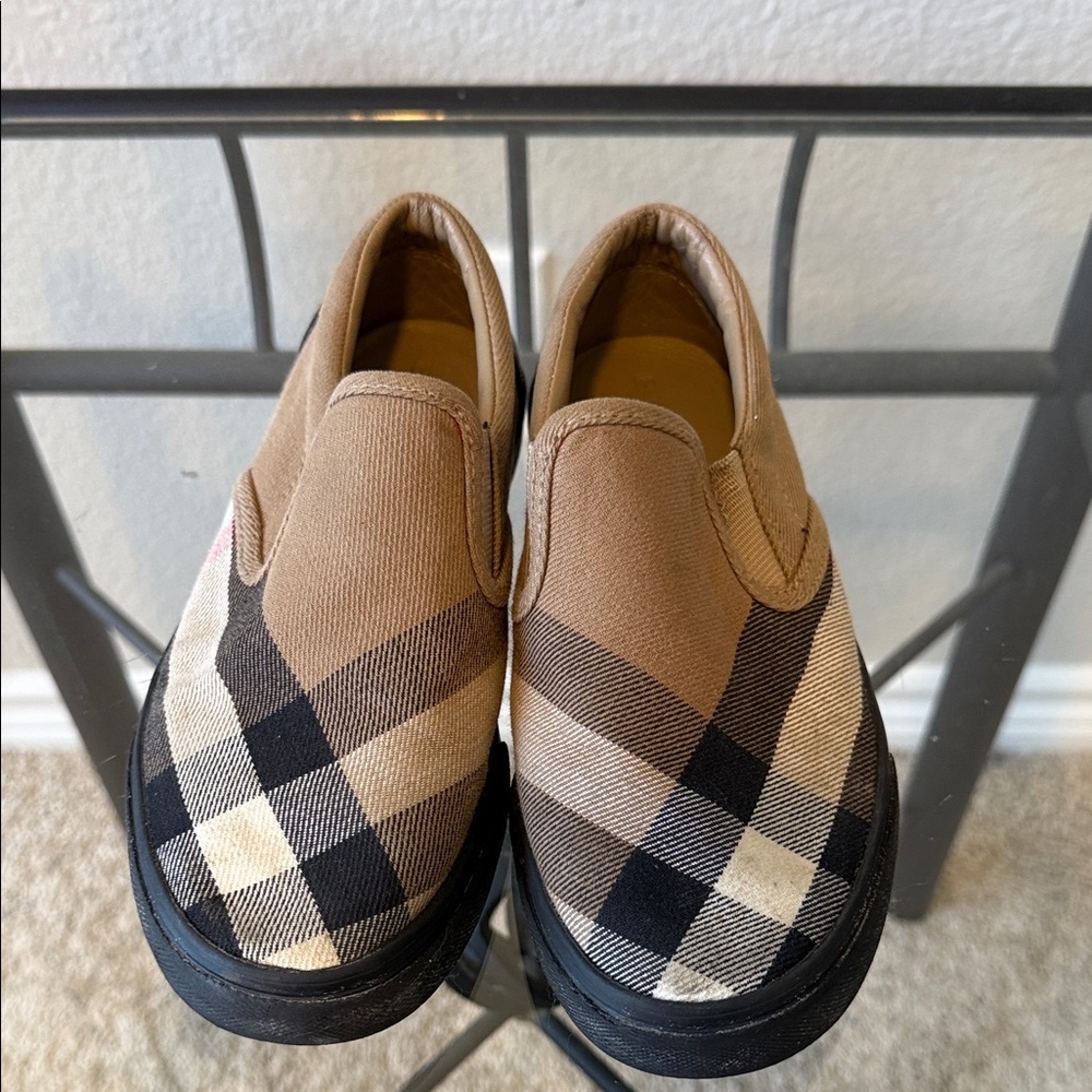 Burberry iconic Beige and Black Plaid Kids Slip-Ons Sz 31